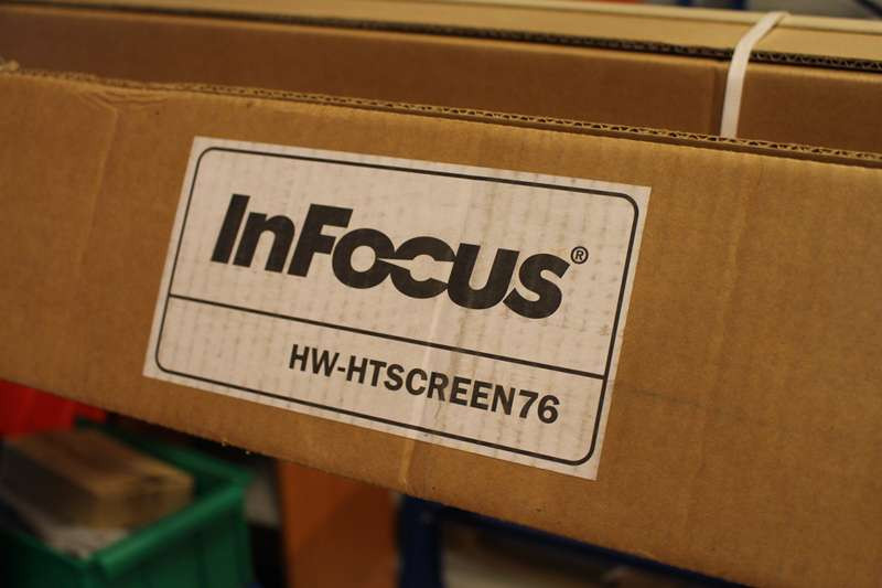 infocus hw htscreen76