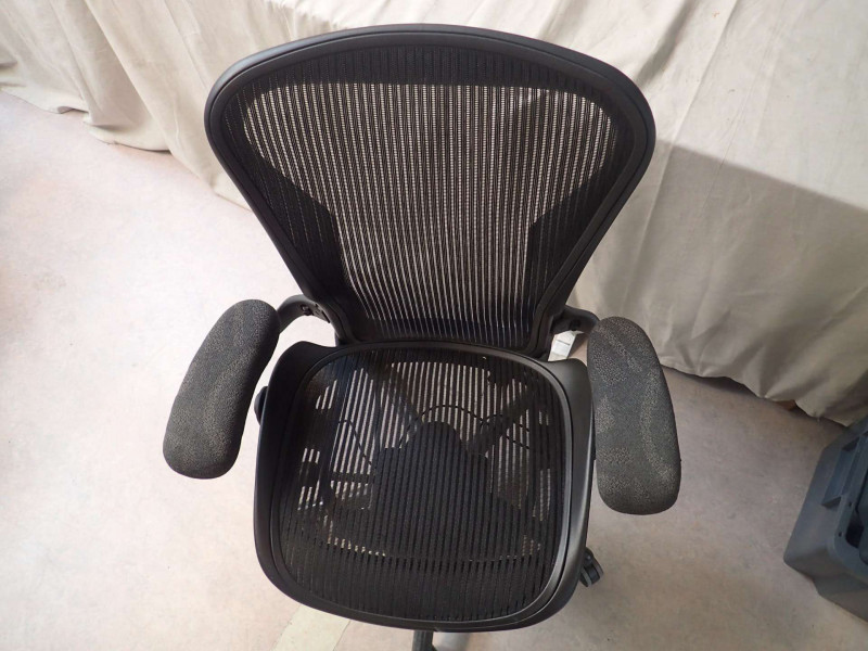 herman miller aeron hinta